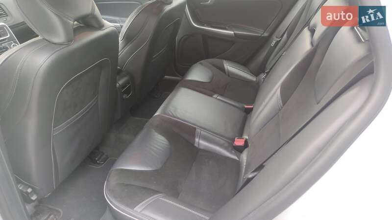 Универсал Volvo V60 2018 в Львове