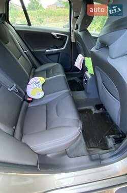 Универсал Volvo V60 2014 в 