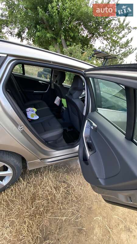 Універсал Volvo V60 2014 в Первомайську