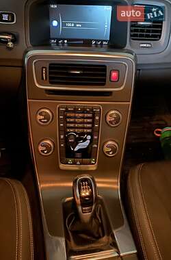 Универсал Volvo V60 2014 в 