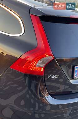 Универсал Volvo V60 2014 в 