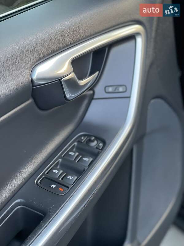 Универсал Volvo V60 2014 в Звягеле