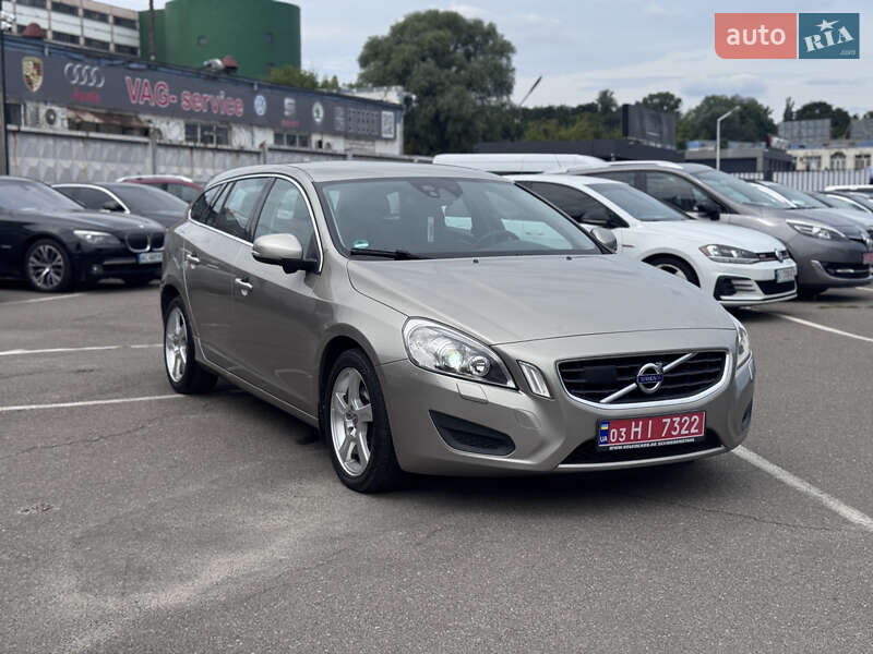 Универсал Volvo V60 2012 в Киеве