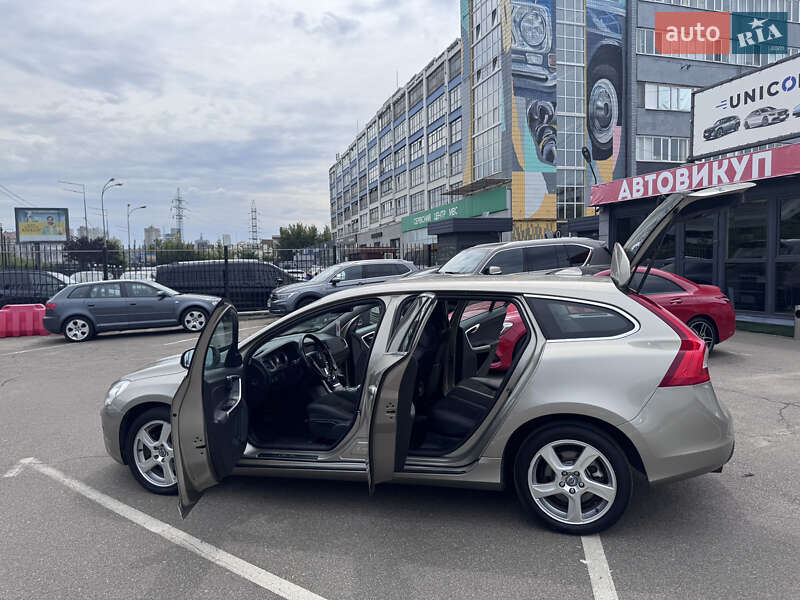 Универсал Volvo V60 2012 в Киеве
