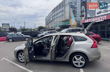 Универсал Volvo V60 2012 в 