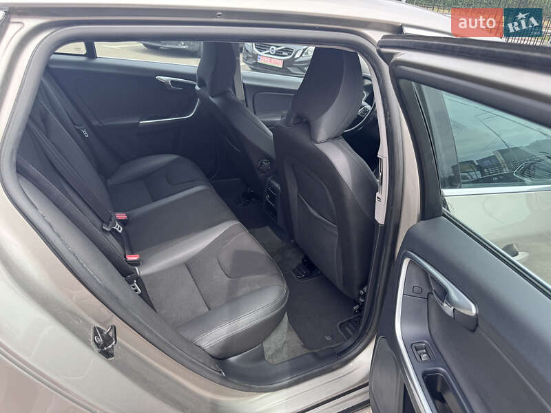 Универсал Volvo V60 2012 в Киеве