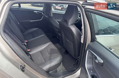 Универсал Volvo V60 2012 в 
