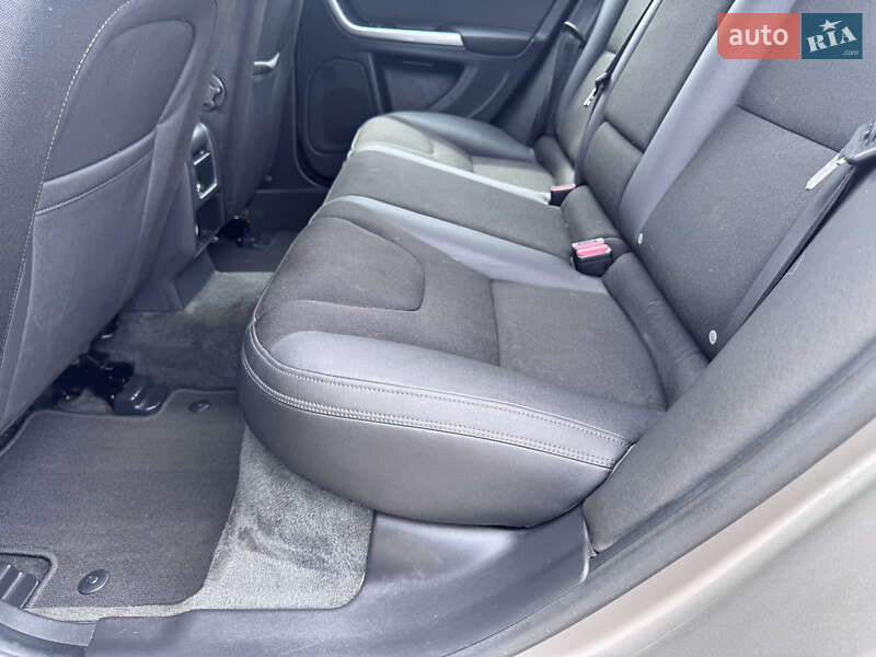 Универсал Volvo V60 2012 в Киеве