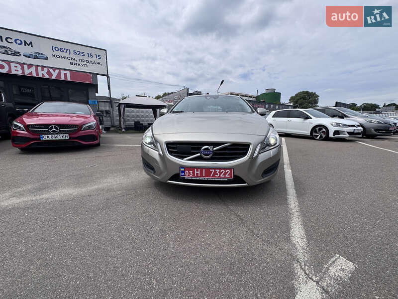 Универсал Volvo V60 2012 в Киеве