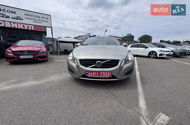 Универсал Volvo V60 2012 в 