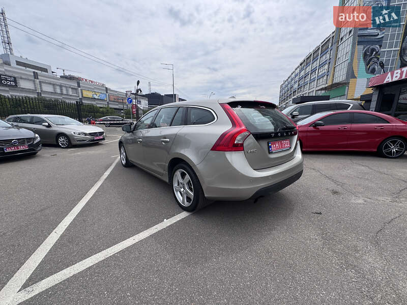 Универсал Volvo V60 2012 в Киеве