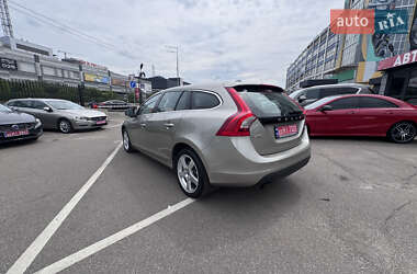 Универсал Volvo V60 2012 в 