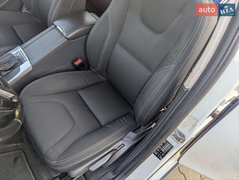 Универсал Volvo V60 2016 в Радехове