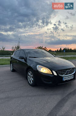 Универсал Volvo V60 2011 в 