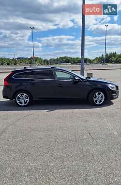 Универсал Volvo V60 2014 в 
