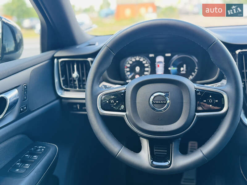 Универсал Volvo V60 2022 в Лохвице