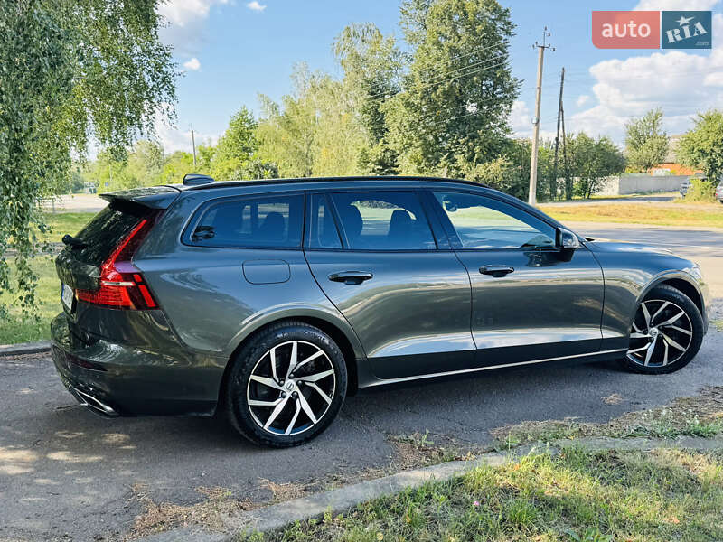 Универсал Volvo V60 2022 в Лохвице