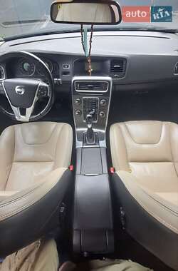 Универсал Volvo V60 2013 в 