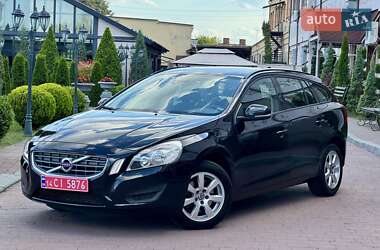 Универсал Volvo V60 2012 в 