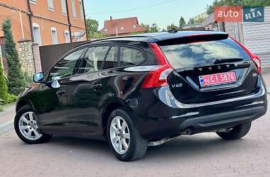 Универсал Volvo V60 2012 в 