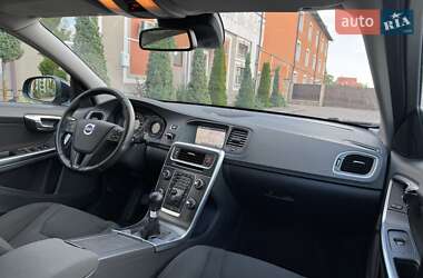 Универсал Volvo V60 2012 в 