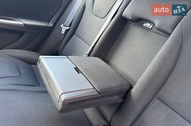 Универсал Volvo V60 2012 в 