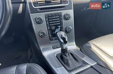 Универсал Volvo V60 2013 в 