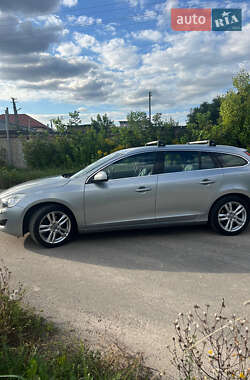 Универсал Volvo V60 2012 в 