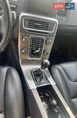 Универсал Volvo V60 2012 в 