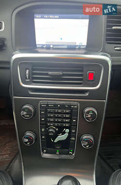 Универсал Volvo V60 2012 в 