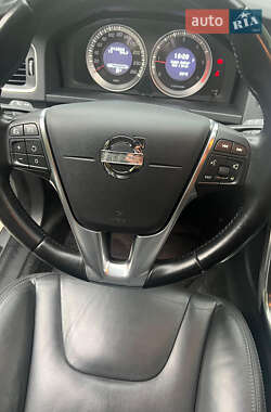 Универсал Volvo V60 2012 в 