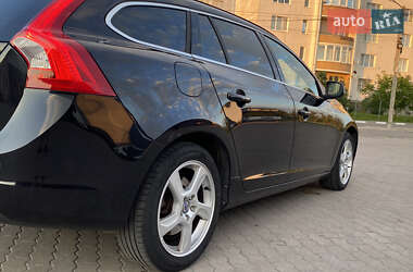 Универсал Volvo V60 2011 в 