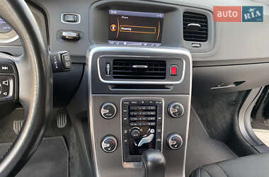 Универсал Volvo V60 2011 в 