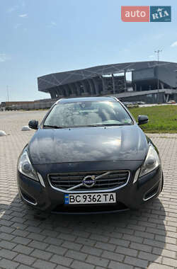 Универсал Volvo V60 2012 в 
