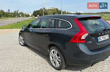 Универсал Volvo V60 2012 в 