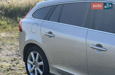Универсал Volvo V60 2016 в 