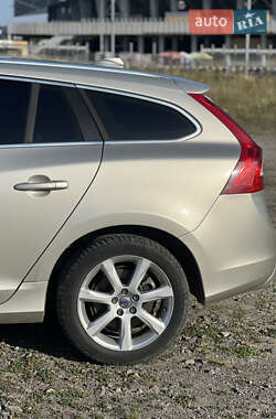 Универсал Volvo V60 2016 в 
