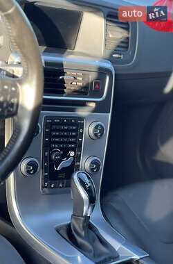 Универсал Volvo V60 2016 в 