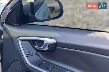 Универсал Volvo V60 2016 в 