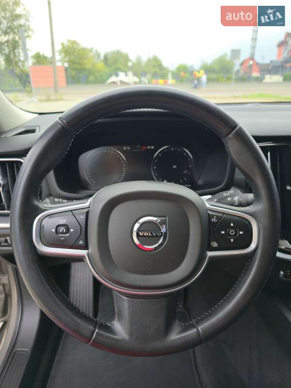 Универсал Volvo V60 2019 в Дрогобыче