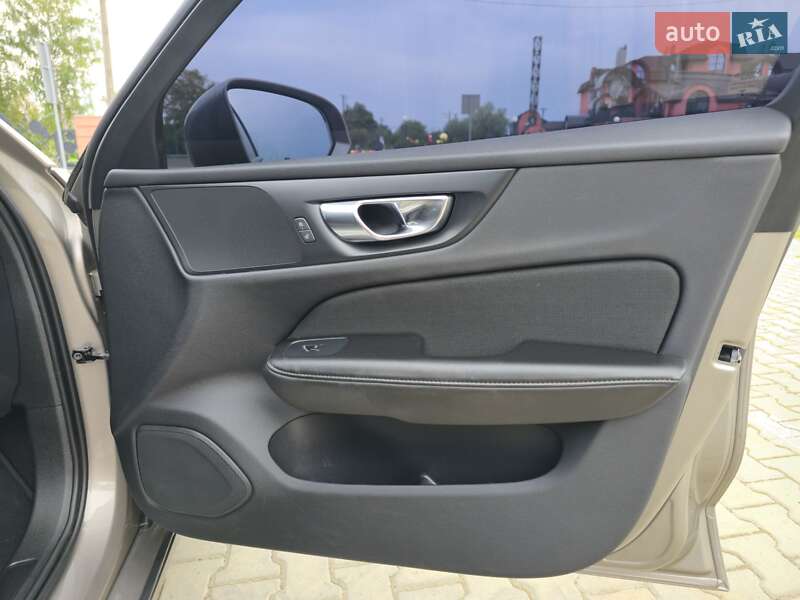 Универсал Volvo V60 2019 в Дрогобыче