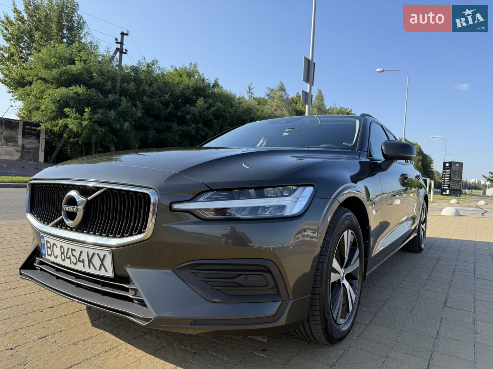 2019 Volvo V60 - фото 1