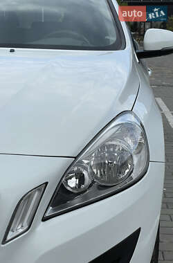 Универсал Volvo V60 2012 в 