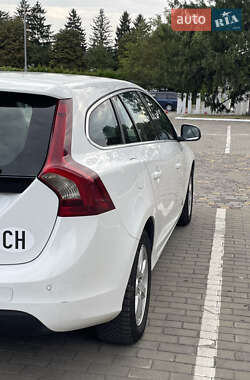 Универсал Volvo V60 2012 в 