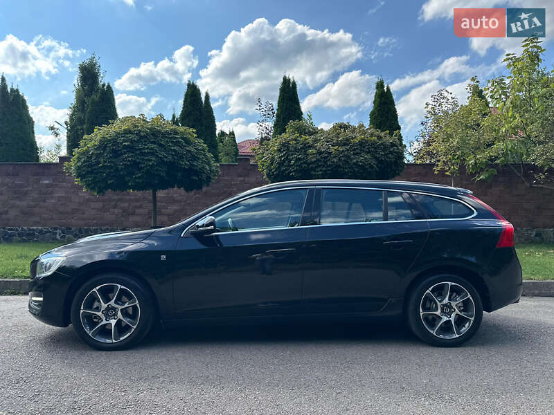 Універсал Volvo V60 2015 в Рівному