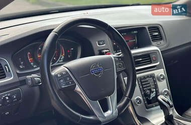 Универсал Volvo V60 2015 в 