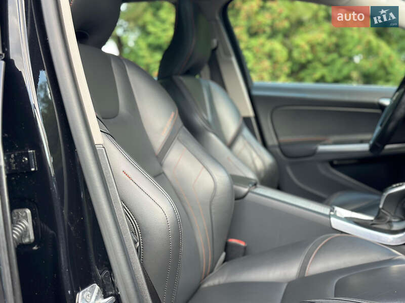 Універсал Volvo V60 2015 в Рівному