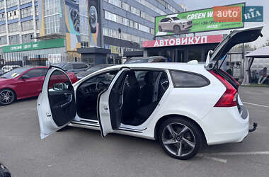 Универсал Volvo V60 2016 в 