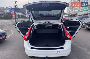 Универсал Volvo V60 2016 в 