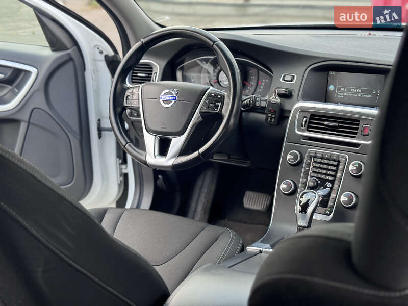 Универсал Volvo V60 2016 в Киеве фото 21 Универсал Volvo V60 2016 в Киеве